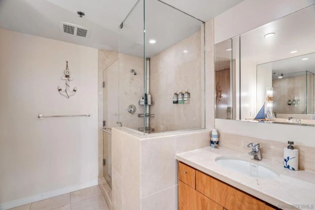 700 W Harbor Dr 705, San Diego, CA 92101