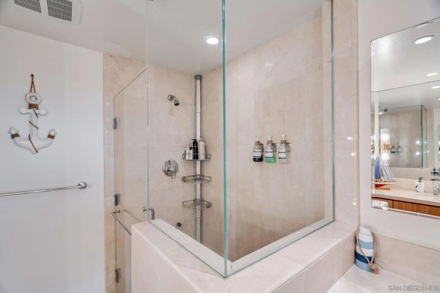 700 W Harbor Dr 705, San Diego, CA 92101