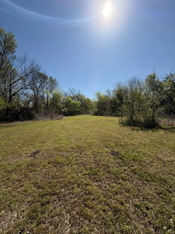 908 N Virginia Street, Terrell, TX 75160