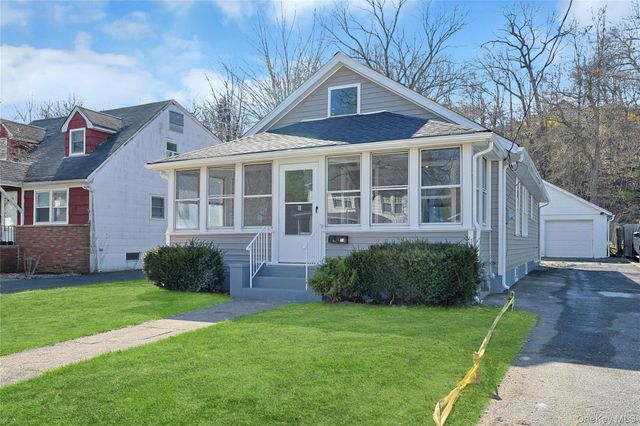 13 Richard Street, Sloatsburg, NY 10974