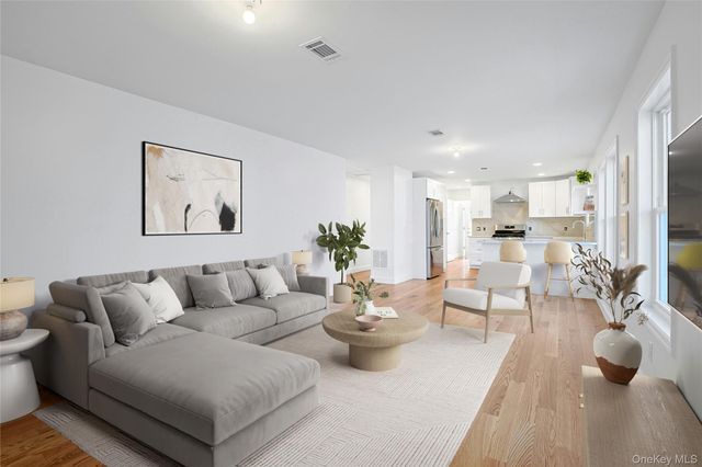 13 Richard Street, Sloatsburg, NY 10974