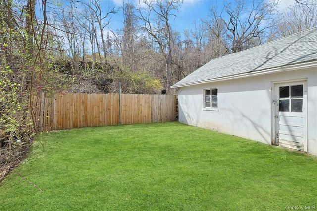 13 Richard Street, Sloatsburg, NY 10974