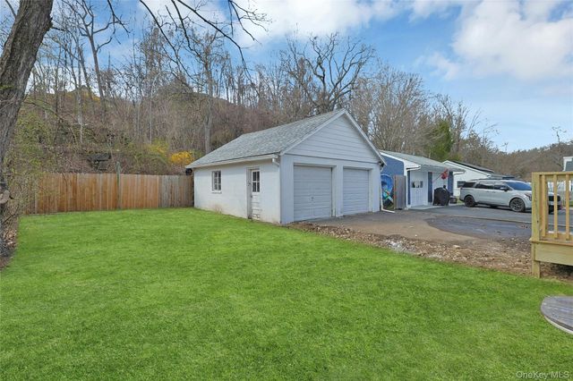 13 Richard Street, Sloatsburg, NY 10974