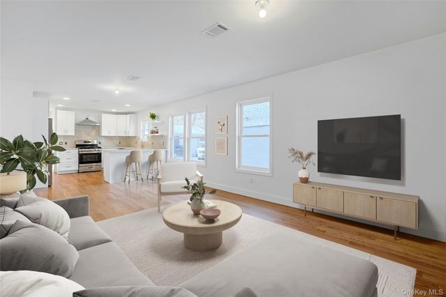 13 Richard Street, Sloatsburg, NY 10974