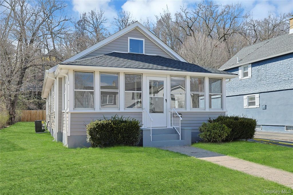 13 Richard Street, Sloatsburg, NY 10974