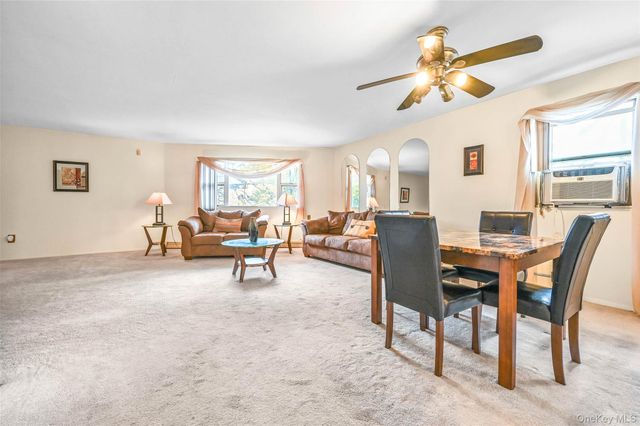 13214 Farmers Boulevard, Saint Albans, NY 11434