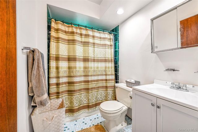 13214 Farmers Boulevard, Saint Albans, NY 11434