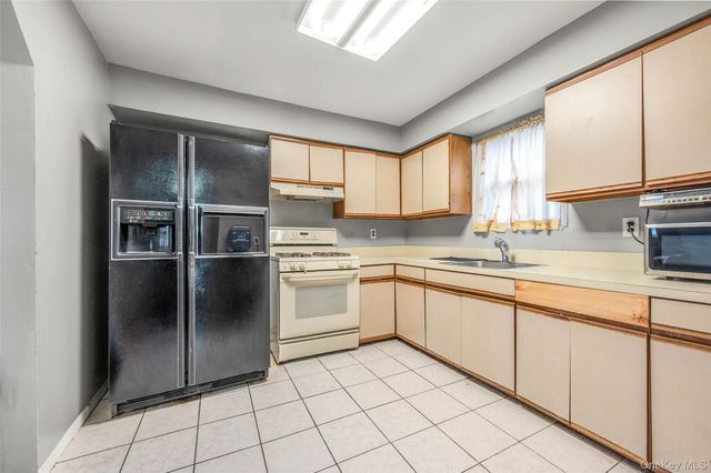 13214 Farmers Boulevard, Saint Albans, NY 11434