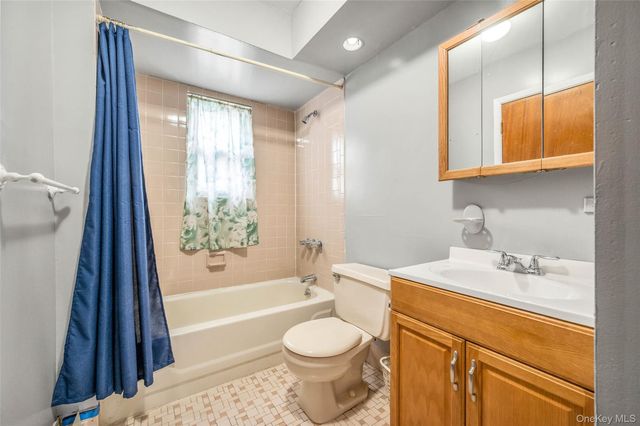 13214 Farmers Boulevard, Saint Albans, NY 11434