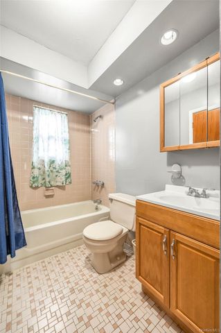 13214 Farmers Boulevard, Saint Albans, NY 11434