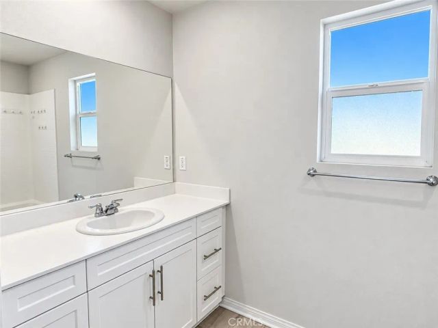 15 Gazania, Compton, CA 90221