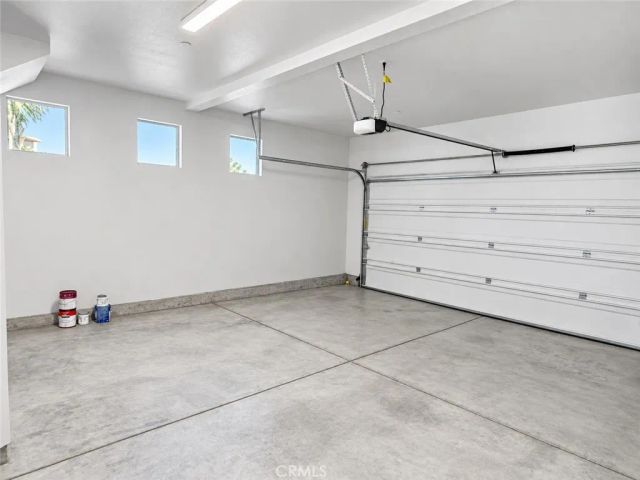 15 Gazania, Compton, CA 90221
