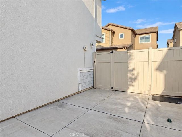 15 Gazania, Compton, CA 90221