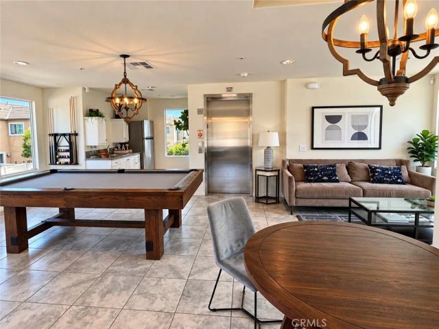 15 Gazania, Compton, CA 90221