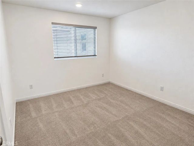 15 Gazania, Compton, CA 90221