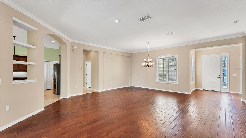 Image 13 of property listing at 6207 46TH COURT E, Bradenton, FL 34203