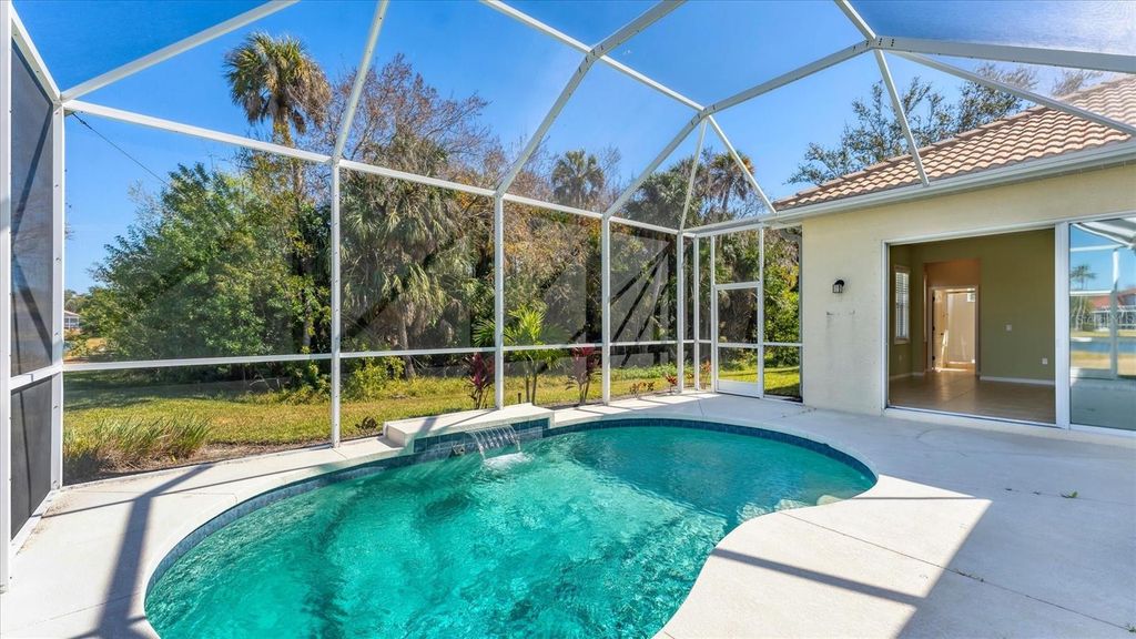 Image 34 of property listing at 6207 46TH COURT E, Bradenton, FL 34203