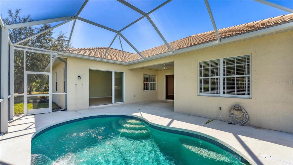 Image 35 of property listing at 6207 46TH COURT E, Bradenton, FL 34203