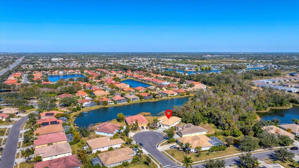 Image 38 of property listing at 6207 46TH COURT E, Bradenton, FL 34203