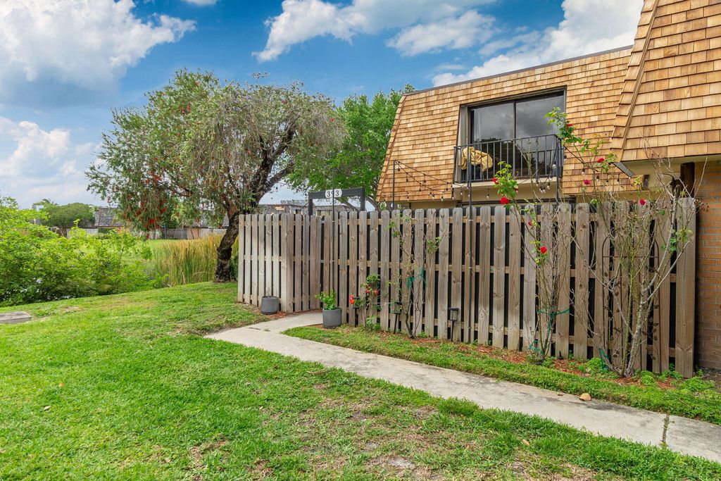 393 Lake Arbor Drive, Palm Springs, FL 33461