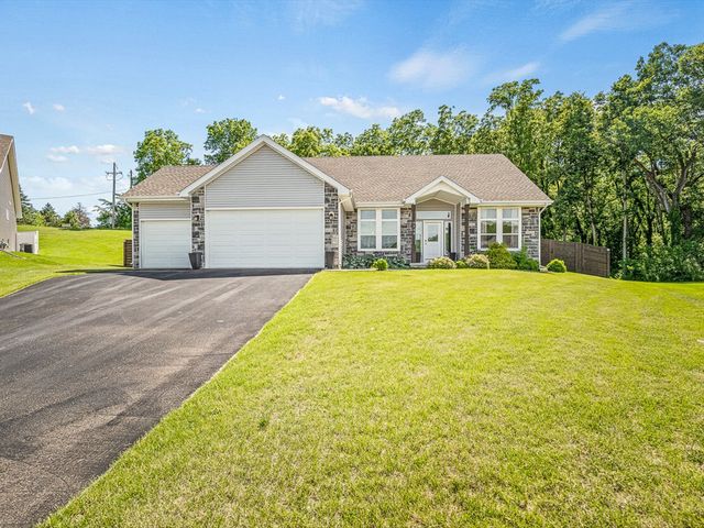 4348 Woodcliff Lane, Roscoe, IL 61073