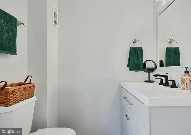 2242 E FAIRMOUNT AVE, Baltimore, MD 21231