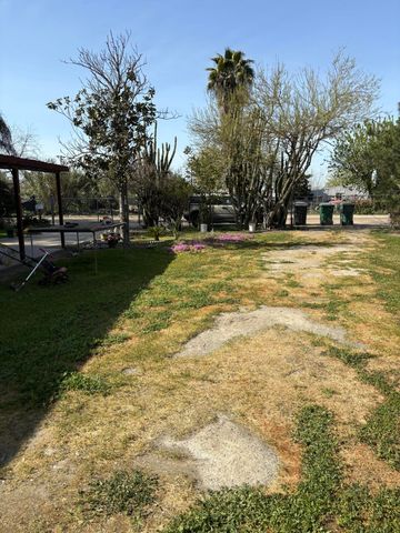 525 W Prine Drive, Tulare, CA 93274