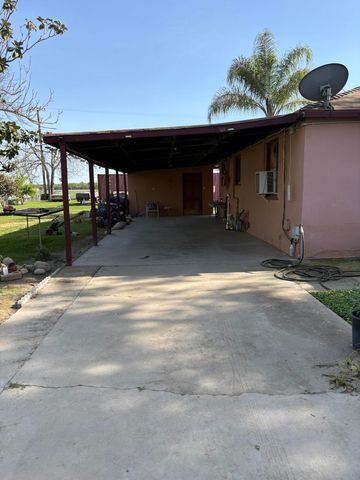 525 W Prine Drive, Tulare, CA 93274