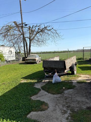 525 W Prine Drive, Tulare, CA 93274