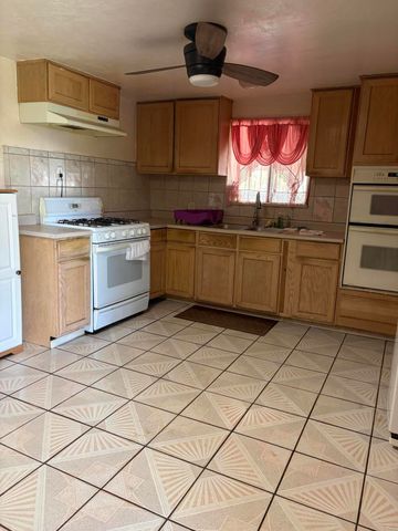 525 W Prine Drive, Tulare, CA 93274