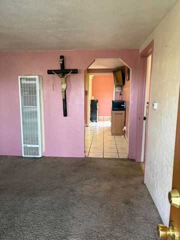 525 W Prine Drive, Tulare, CA 93274