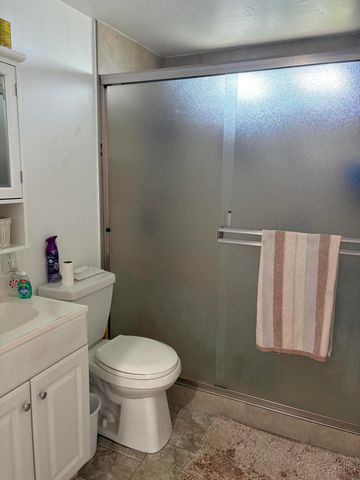 525 W Prine Drive, Tulare, CA 93274