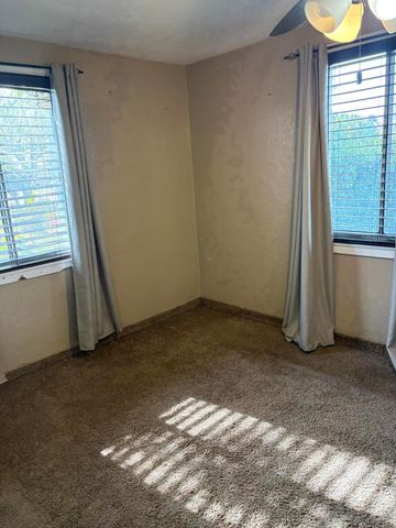 525 W Prine Drive, Tulare, CA 93274