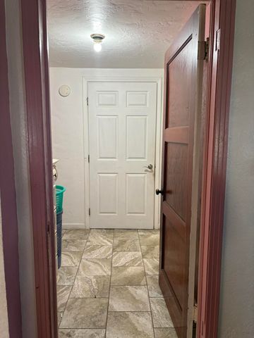 525 W Prine Drive, Tulare, CA 93274