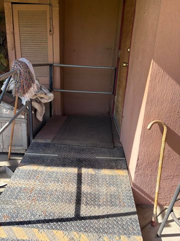 525 W Prine Drive, Tulare, CA 93274