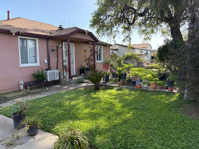 525 W Prine Drive, Tulare, CA 93274