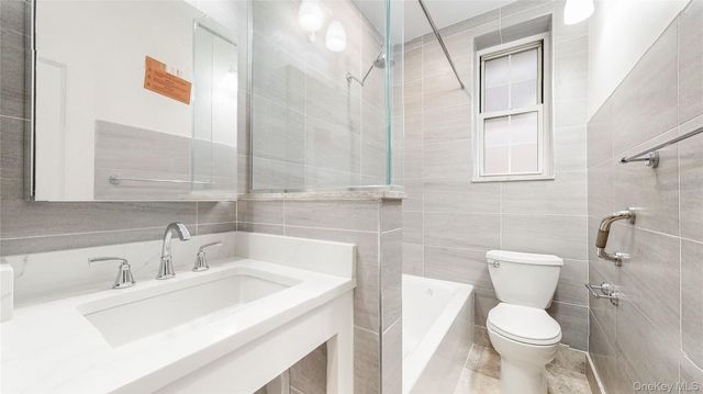 37-28 85th Street 32, Jackson Heights, NY 11372