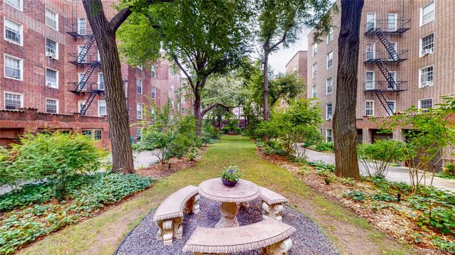 37-28 85th Street 32, Jackson Heights, NY 11372
