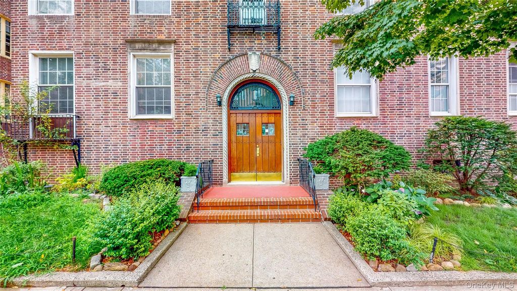 37-28 85th Street 32, Jackson Heights, NY 11372