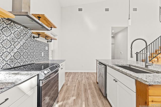 1226 Whispering Hills, Canyon Lake, TX 78133