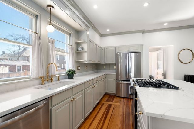 271 Atlantic St, Quincy, MA 02171