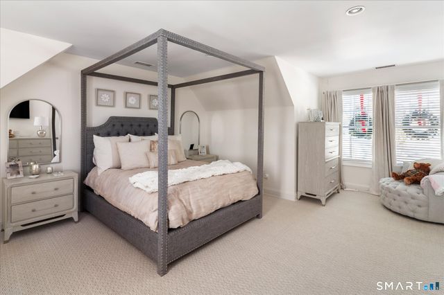 10 Turner Road, Stamford, CT 06905