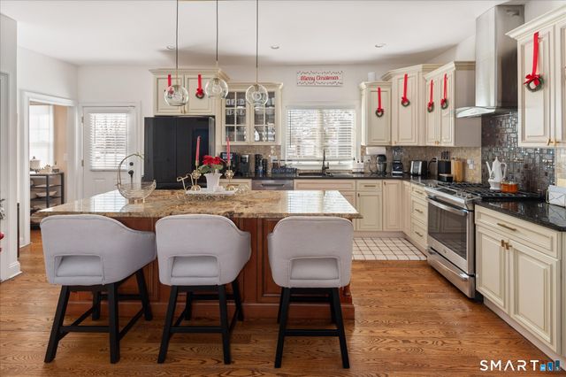 10 Turner Road, Stamford, CT 06905