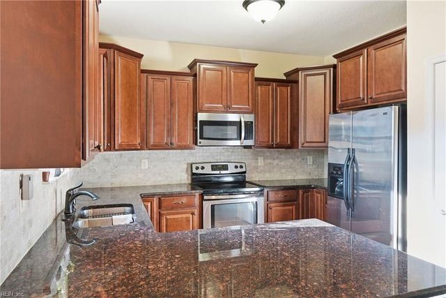 1601 Thomason TRL, Chesapeake, VA 23320