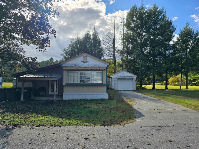 2 Crown Point Dr # A, Charlestown, NH 03603