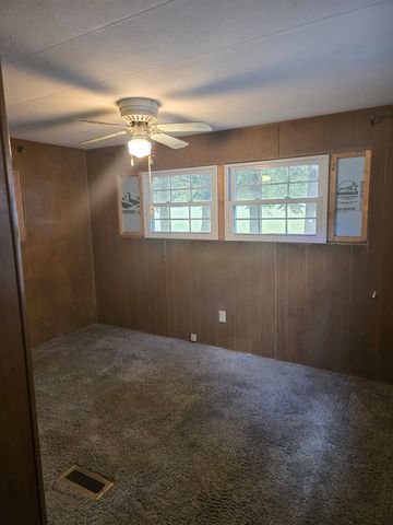 2 Crown Point Dr # A, Charlestown, NH 03603