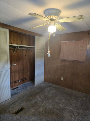 2 Crown Point Dr # A, Charlestown, NH 03603