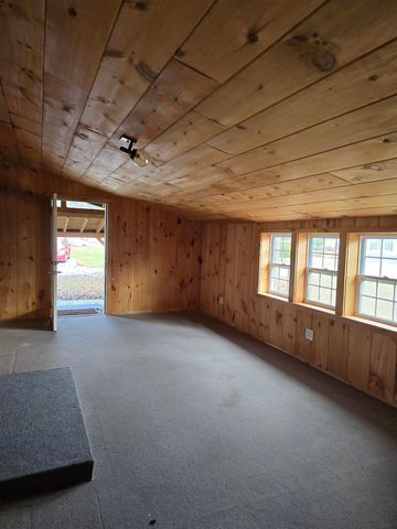 2 Crown Point Dr # A, Charlestown, NH 03603