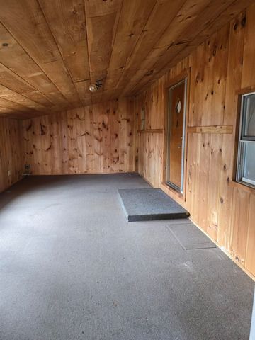 2 Crown Point Dr # A, Charlestown, NH 03603