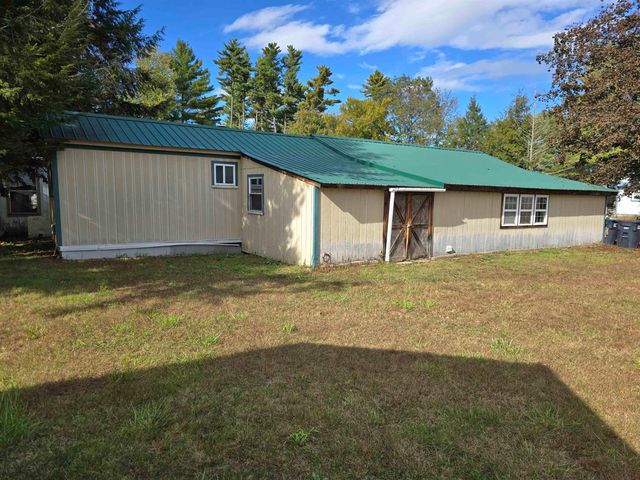 2 Crown Point Dr # A, Charlestown, NH 03603